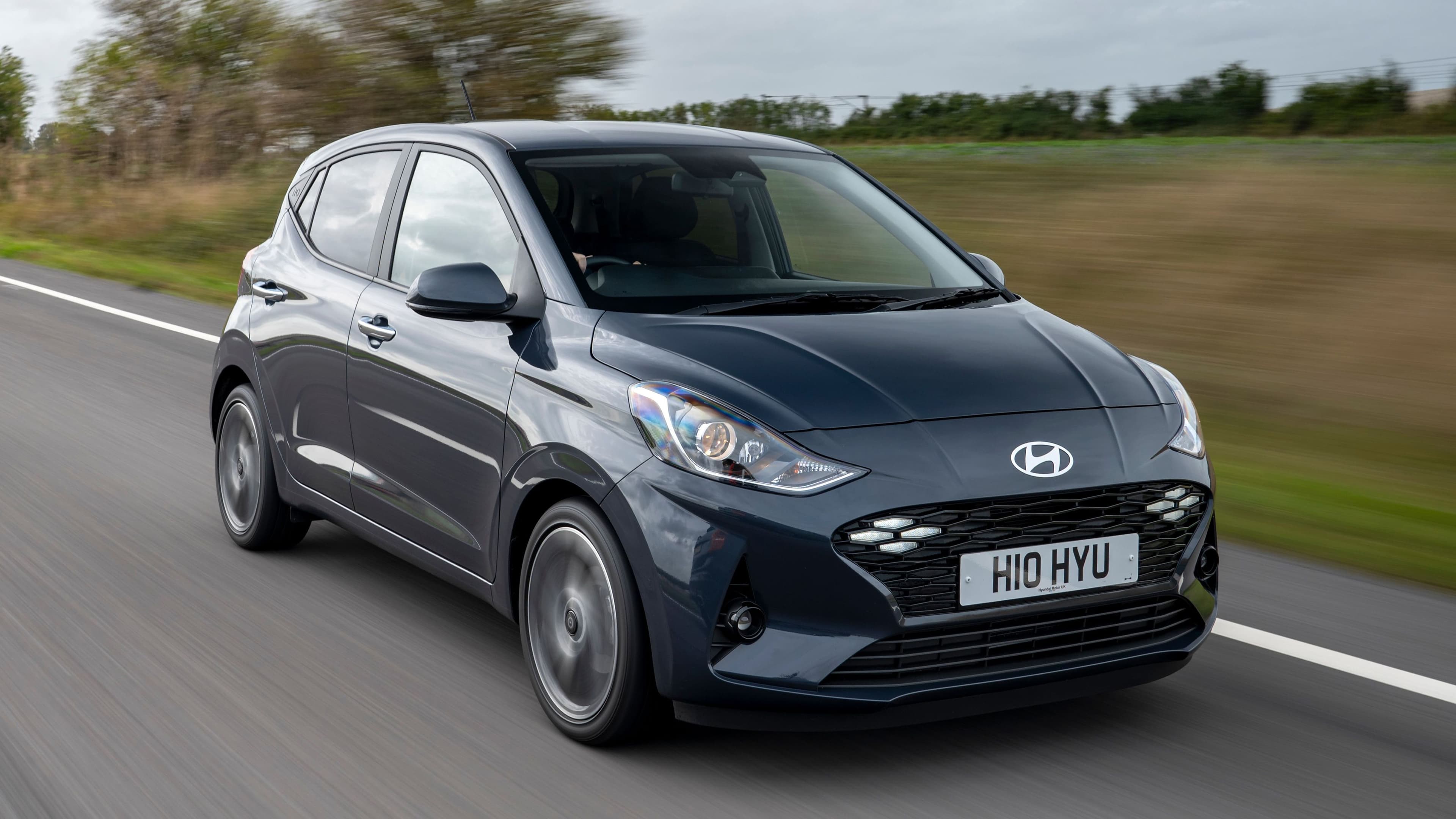 Hyundai i10 review image