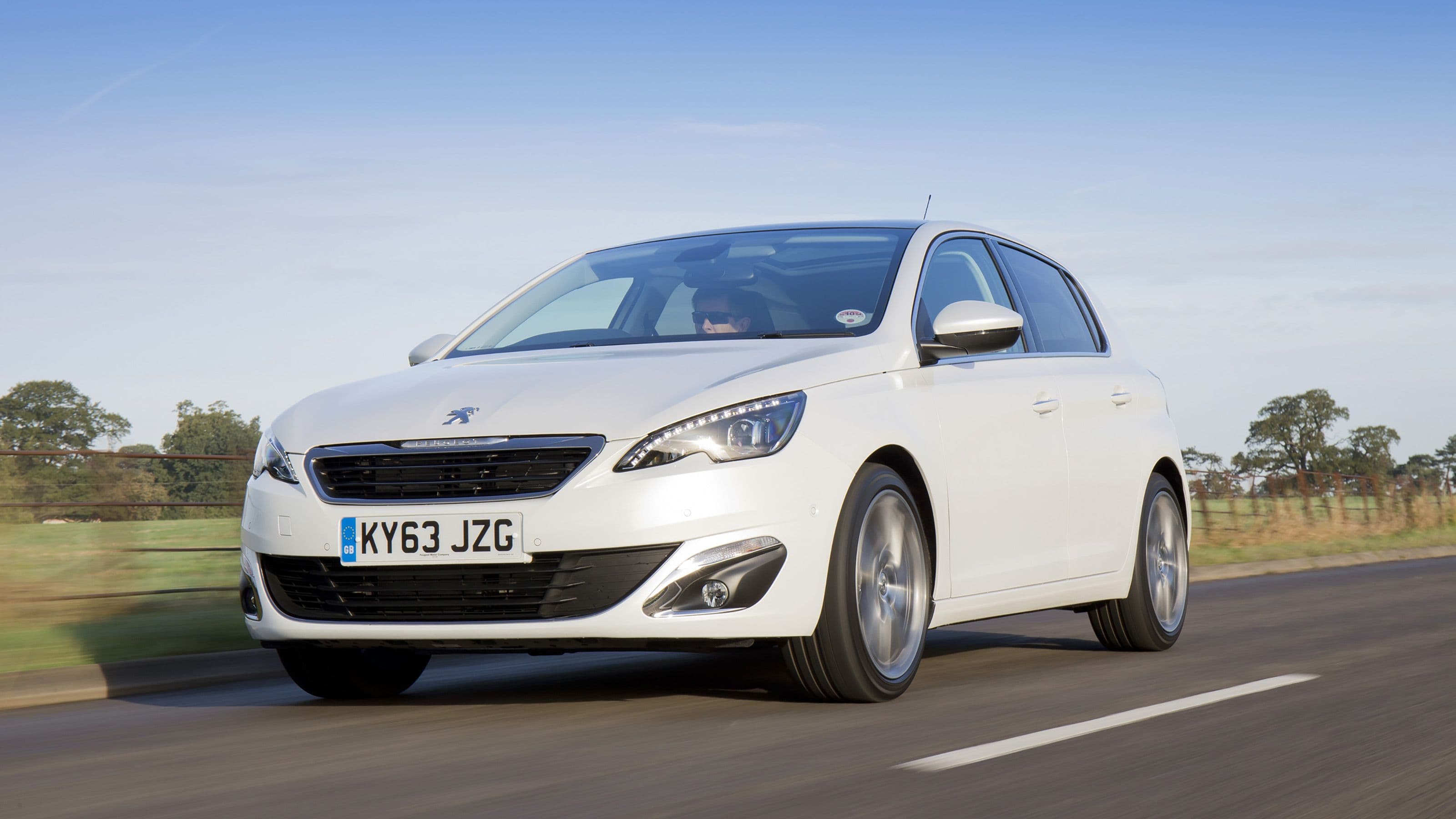 Peugeot 308 review image